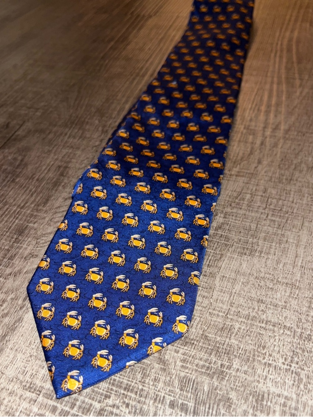 Tommy Hilfiger Royal Blue Orange Crab Print 100% Silk Tie EUC Nautical Ocean Sea
